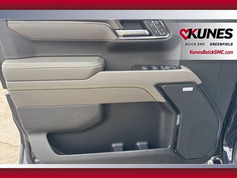 Used 2023 Chevrolet Silverado 1500 ZR2 w/ Technology Package AWD/4WD image 22