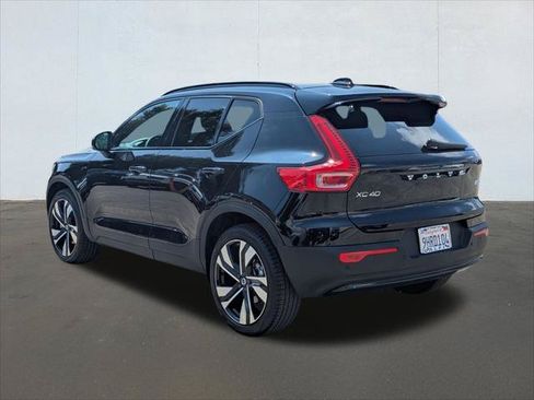 Used 2023 Volvo XC40 B5 Plus w/ Protection Package Premier AWD/4WD image 3