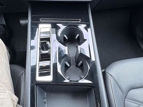 Certified 2025 Volkswagen Atlas SE image 25