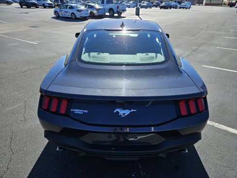 Used 2024 Ford Mustang Coupe image 6