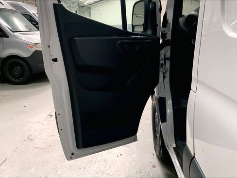 Used 2025 Mercedes-Benz Sprinter 2500 image 16