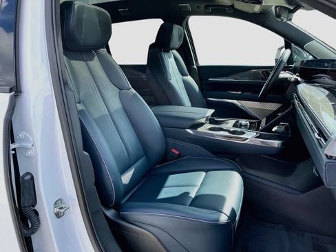Used 2025 Cadillac Escalade IQ Luxury 2 w/ LPO, Premium Carpet Package AWD/4WD image 34