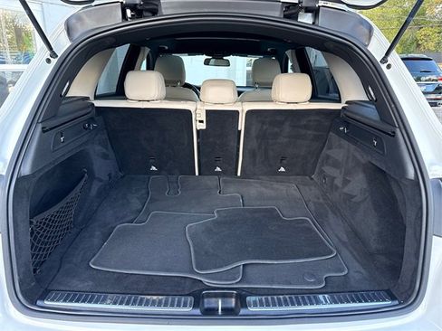 Used 2018 Mercedes-Benz GLC 300 4MATIC w/ Premium Package image 13