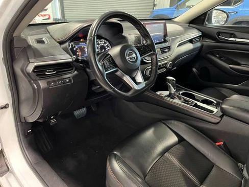 Used 2024 Nissan Altima 2.5 SR FWD image 19