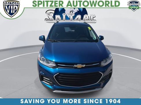 Used 2020 Chevrolet Trax LT w/ LT Convenience Package AWD/4WD image 3
