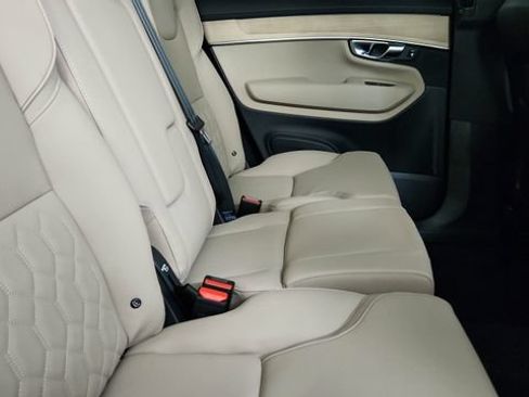 Used 2026 Volvo XC90 B6 Plus w/ Protection Package AWD/4WD image 33