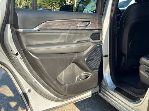 Certified 2023 Jeep Grand Cherokee L Overland image 12