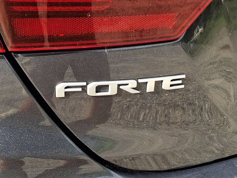 Used 2023 Kia Forte GT FWD image 11