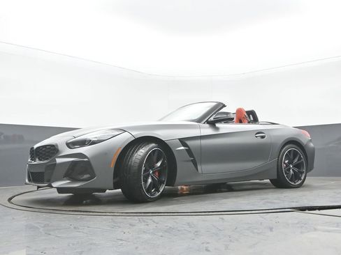 Used 2024 BMW Z4 M40i w/ Premium Package image 26