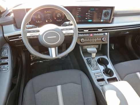 Certified 2025 Hyundai Sonata SE image 11