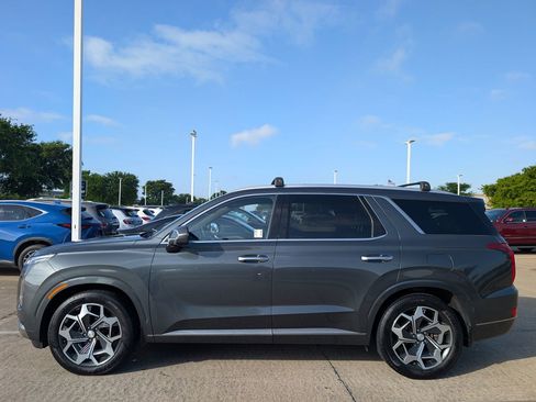 Used 2022 Hyundai Palisade Calligraphy FWD image 3
