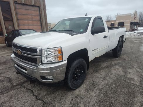 Used 2011 Chevrolet Silverado 2500 LT w/ Interior Plus Package image 3