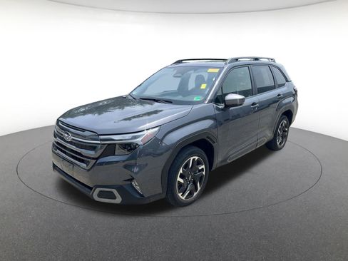 Used 2025 Subaru Forester Limited AWD/4WD image 3