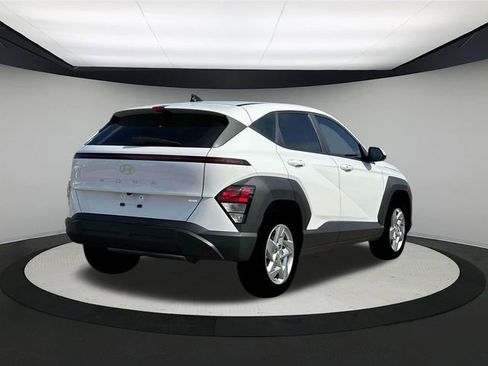 New 2026 Hyundai Kona SE image 8