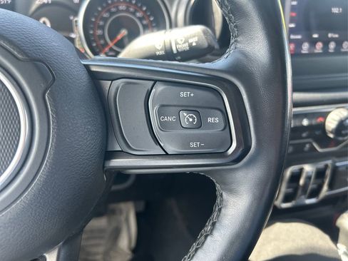 Used 2021 Jeep Gladiator Sport image 30
