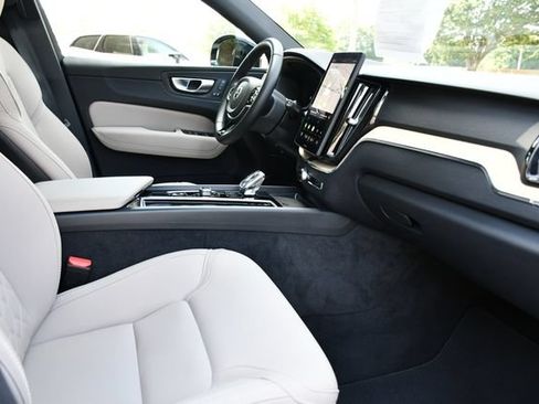 Used 2026 Volvo XC60 B5 Plus AWD/4WD image 28