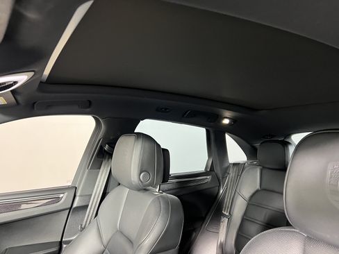 Used 2023 Porsche Macan AWD/4WD image 19