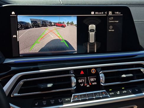 Used 2022 BMW X7 xDrive40i w/ M Sport Package AWD/4WD image 18