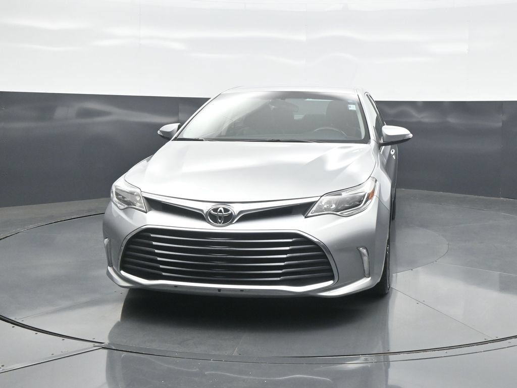 Used 2016 Toyota Avalon XLE FWD image 2