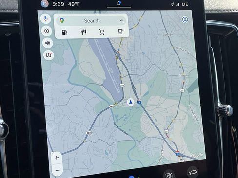 Used 2025 Volvo XC90 B5 Plus image 18