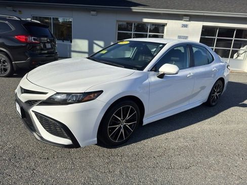 Used 2022 Toyota Camry SE image 7