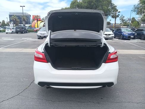 Used 2017 Nissan Altima 2.5 S w/ Power Driver Seat Package FWD image 9