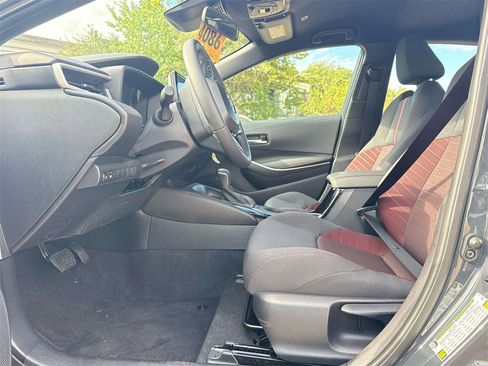 Used 2025 Toyota Corolla SE image 10