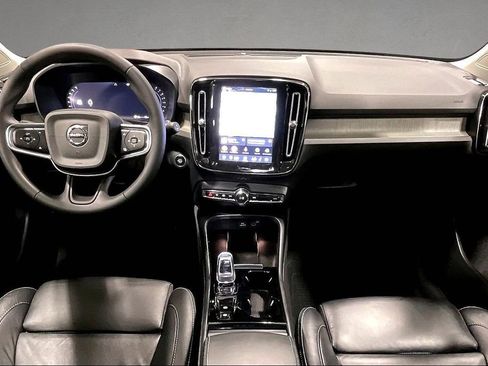 Certified 2023 Volvo XC40 B5 Plus w/ Protection Package Premier AWD/4WD image 7
