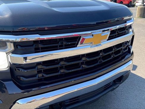 Used 2023 Chevrolet Silverado 1500 LT AWD/4WD image 32