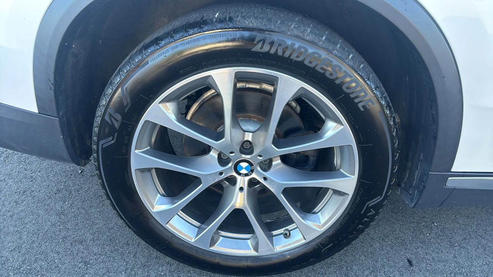 Used 2019 BMW X5 xDrive40i w/ Premium Package 2 AWD/4WD image 14