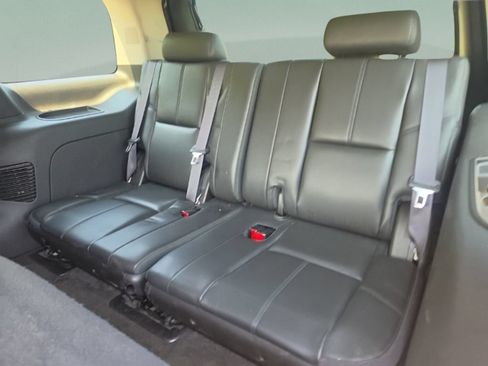 Used 2014 Chevrolet Tahoe LT RWD image 23