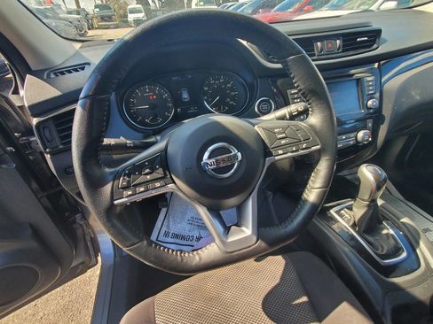 Used 2020 Nissan Rogue Sport SV w/ All-Weather Package image 14