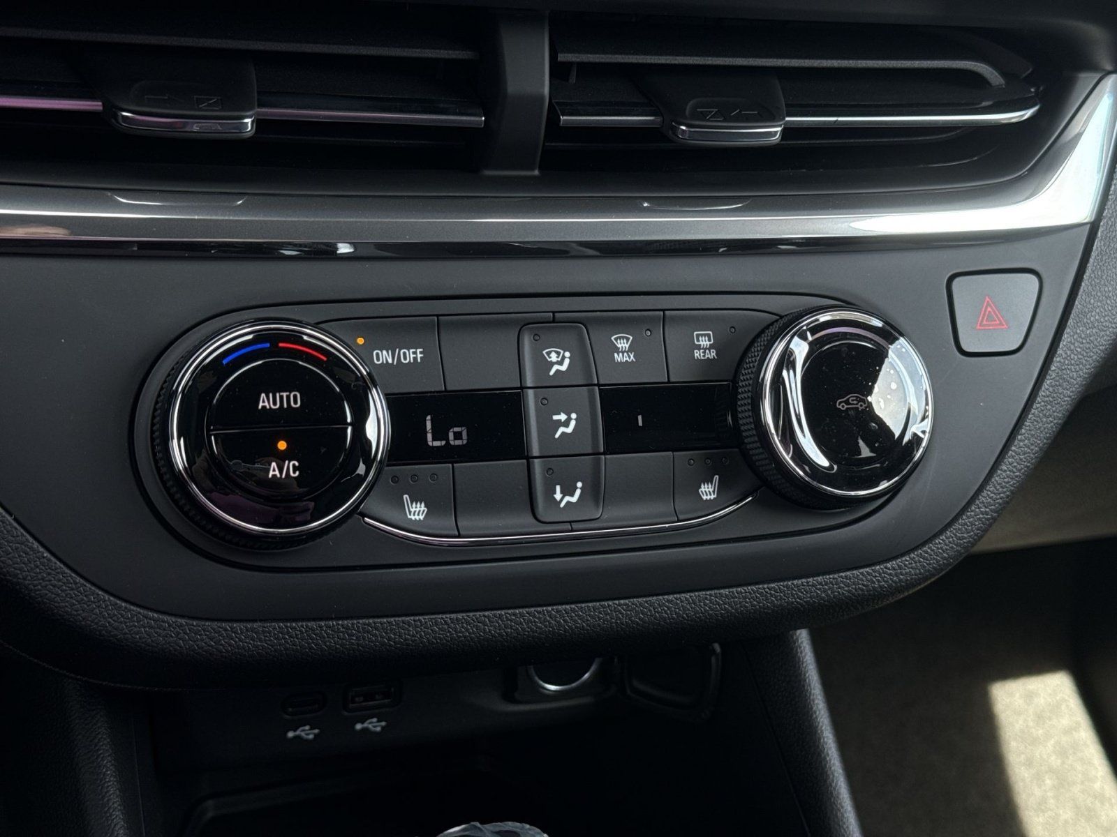 New 2026 Buick Envista Sport Touring w/ Convenience I Package FWD image 20