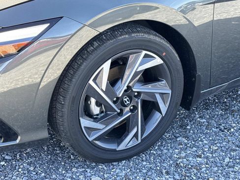 New 2026 Hyundai Elantra Limited image 18
