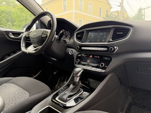 Used 2019 Hyundai Ioniq Plug-In Hybrid FWD image 22