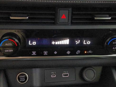 Certified 2023 Nissan Rogue SV image 33