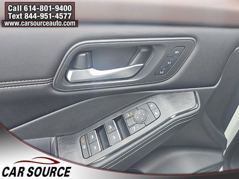 Used 2022 Nissan Rogue SL w/ SL Premium Package image 11