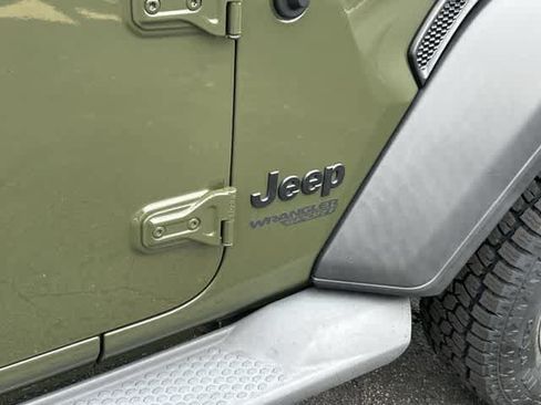 Used 2021 Jeep Wrangler Sport AWD/4WD image 12
