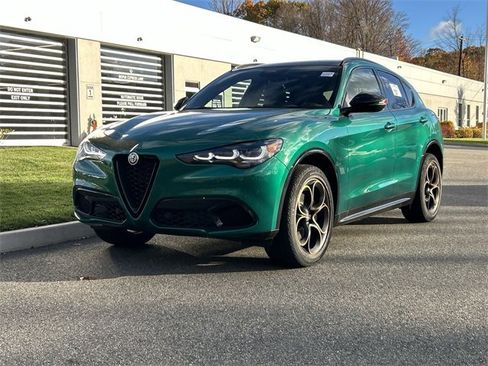 New 2025 Alfa Romeo Stelvio Sprint image 1