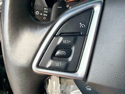 Used 2022 Chevrolet Camaro LT RWD image 31