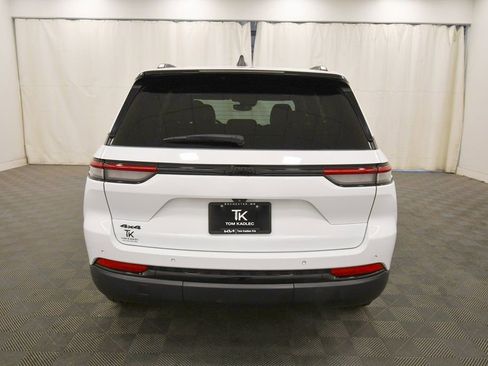 Used 2022 Jeep Grand Cherokee Altitude image 6