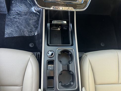 New 2026 Lincoln Corsair Premiere image 15