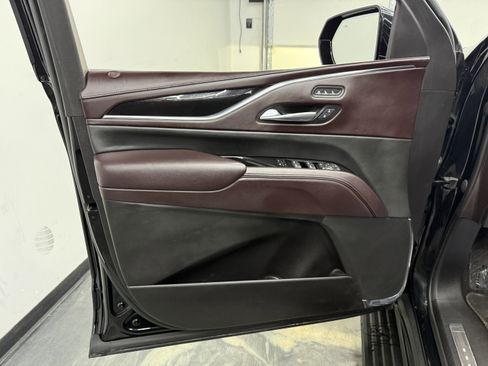 Used 2023 Cadillac Escalade ESV Sport Platinum w/ LPO, ONYX Package image 10