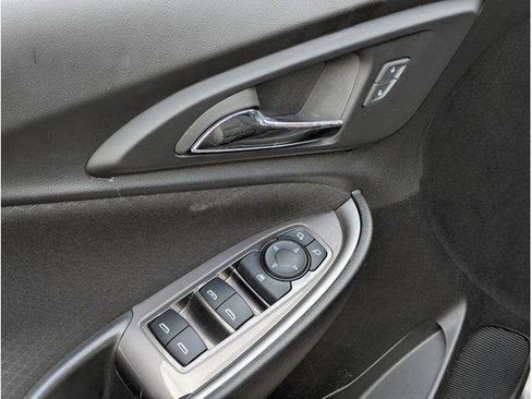 Used 2025 Chevrolet Malibu LT FWD image 50