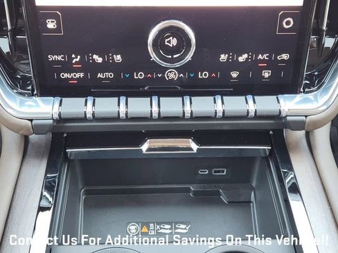 New 2026 GMC Yukon Denali Ultimate w/ LPO, Floor Liner Package AWD/4WD image 15