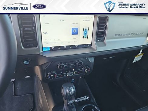 New 2025 Ford Bronco Outer Banks AWD/4WD image 21