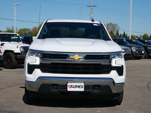 Used 2023 Chevrolet Silverado 1500 LT AWD/4WD image 2