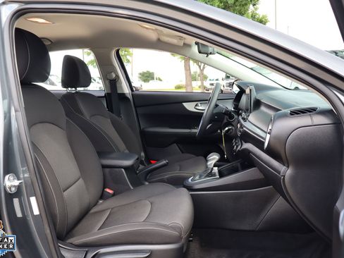 Used 2023 Kia Forte LXS FWD image 29
