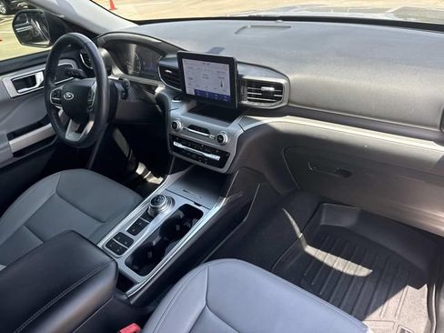 Used 2021 Ford Explorer XLT w/ Equipment Group 202A RWD image 18