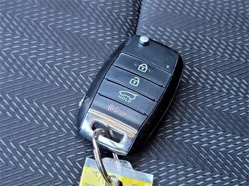 Used 2020 Kia Sportage LX image 29